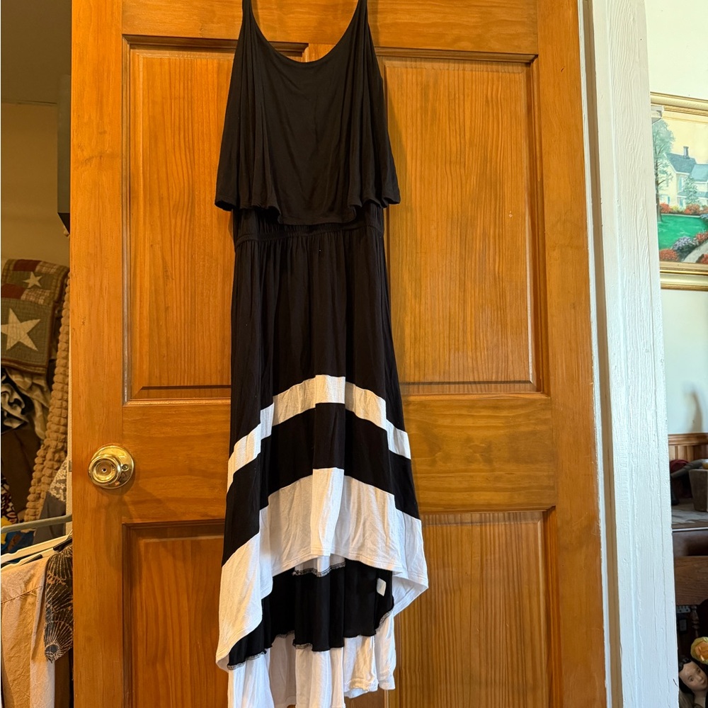 Sz L Black and White Striped High-Low Maxi Dress